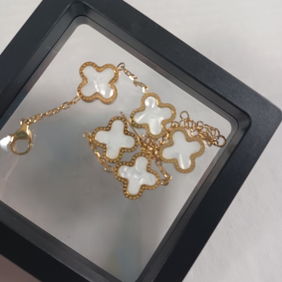 TICVRSS Lucky Clover Bracelet NEW Stainless Steel White & Gold Adult -8.5 Inches - Picture 9 of 10